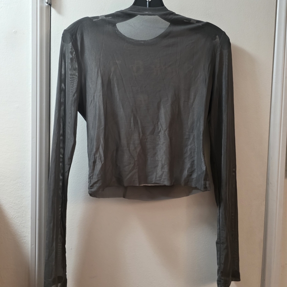 Black Long Sleeve Cutout Top - Picture 4 of 8